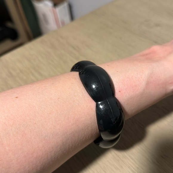 Vintage Plastic Bangle Bracelet, Scalloped, Black, Retro, Boho - Picture 1 of 8